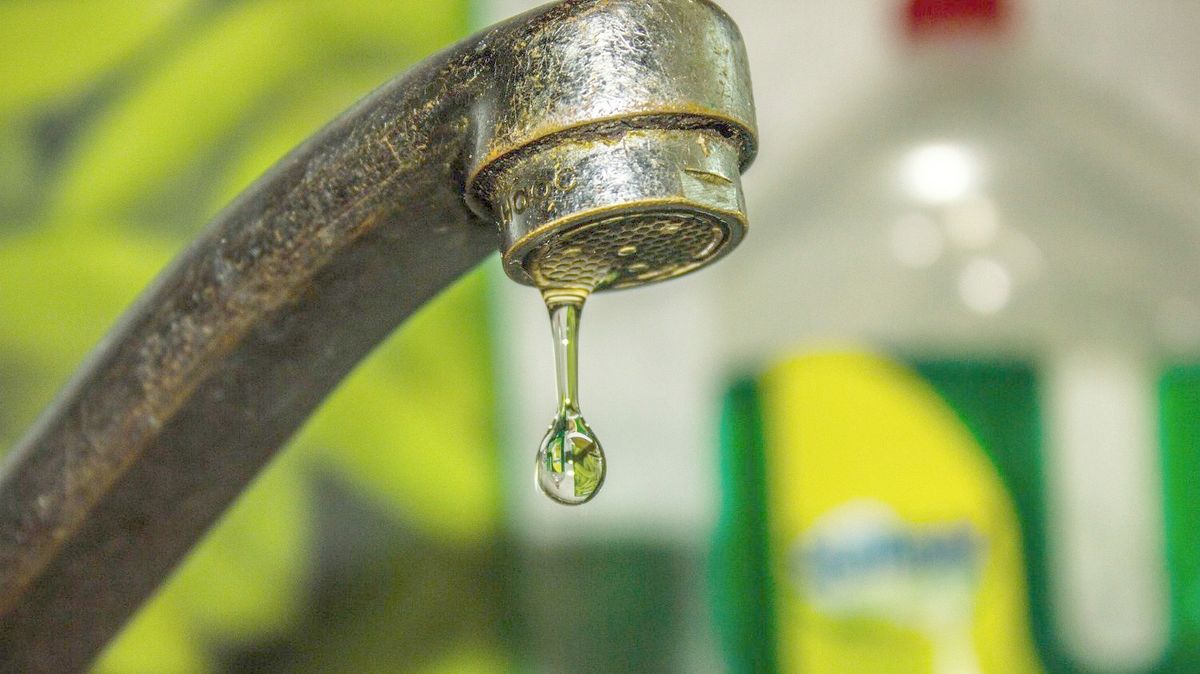 Ve vodě v Holubicích potvrdil rozbor chemikálie, dostaly se tam při údržbě